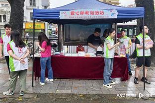 拉什福德本场数据：出场61分钟0射门 4次对抗1成功 评分6.3